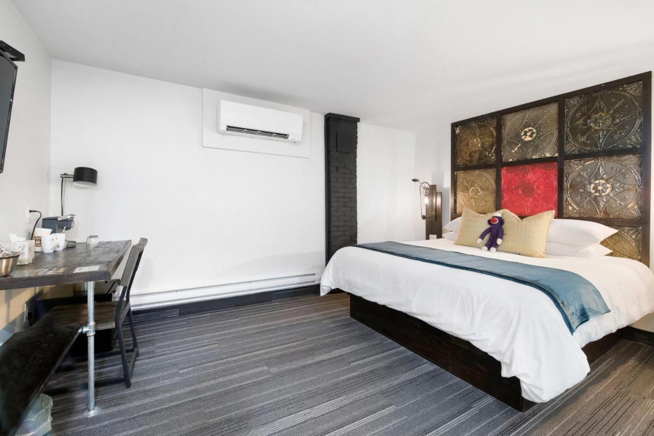 Heart & Hops Brewery Suites Kingsville Екстер'єр фото