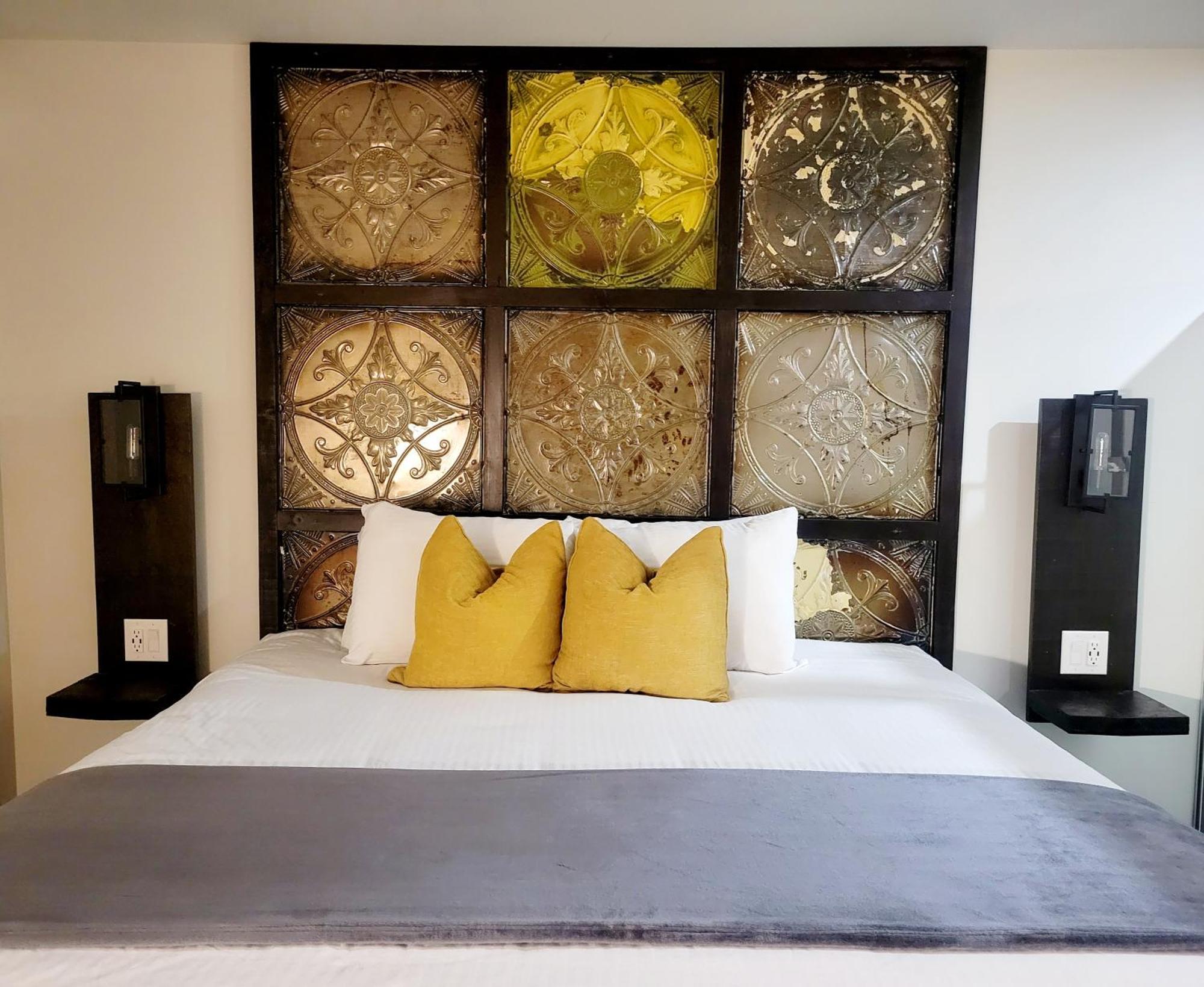 Heart & Hops Brewery Suites Kingsville Екстер'єр фото