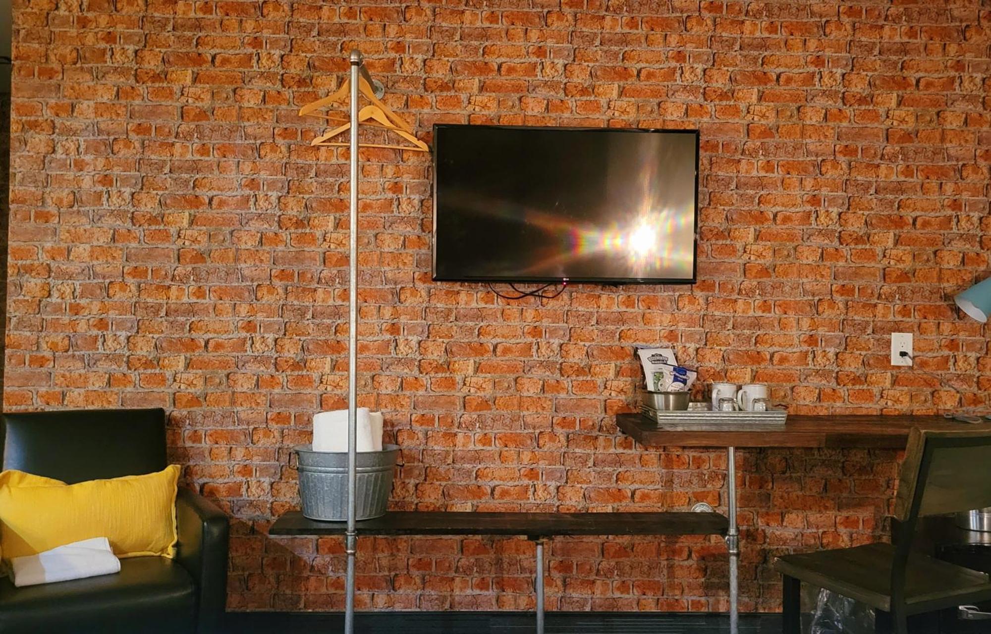 Heart & Hops Brewery Suites Kingsville Екстер'єр фото
