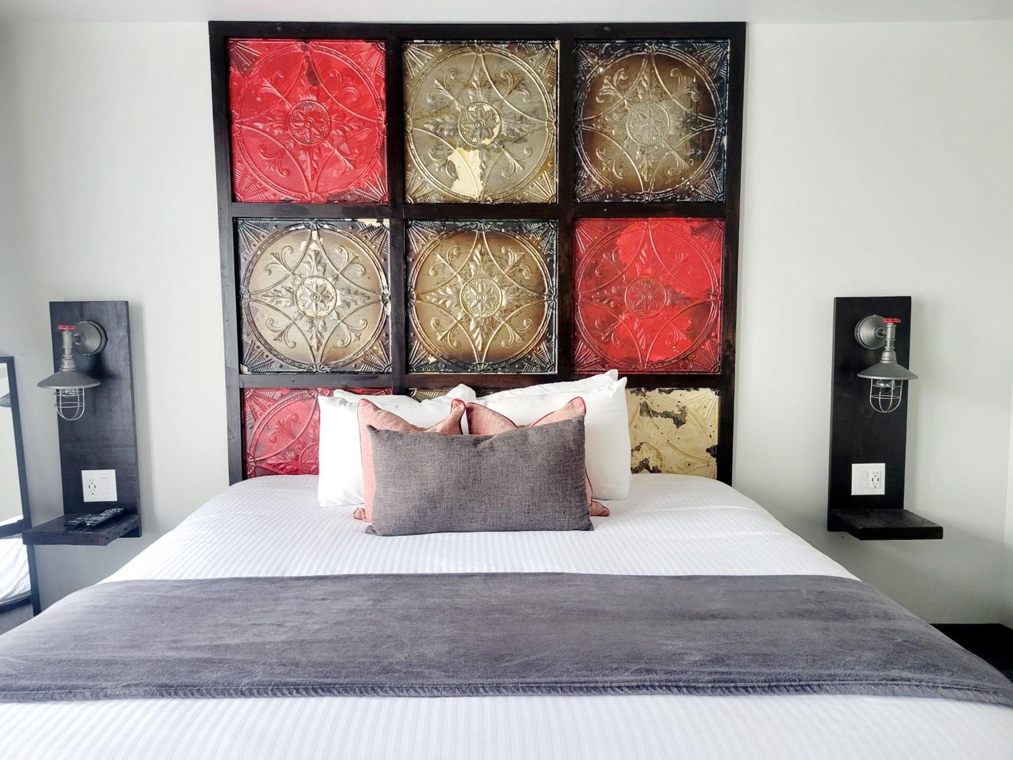 Heart & Hops Brewery Suites Kingsville Екстер'єр фото