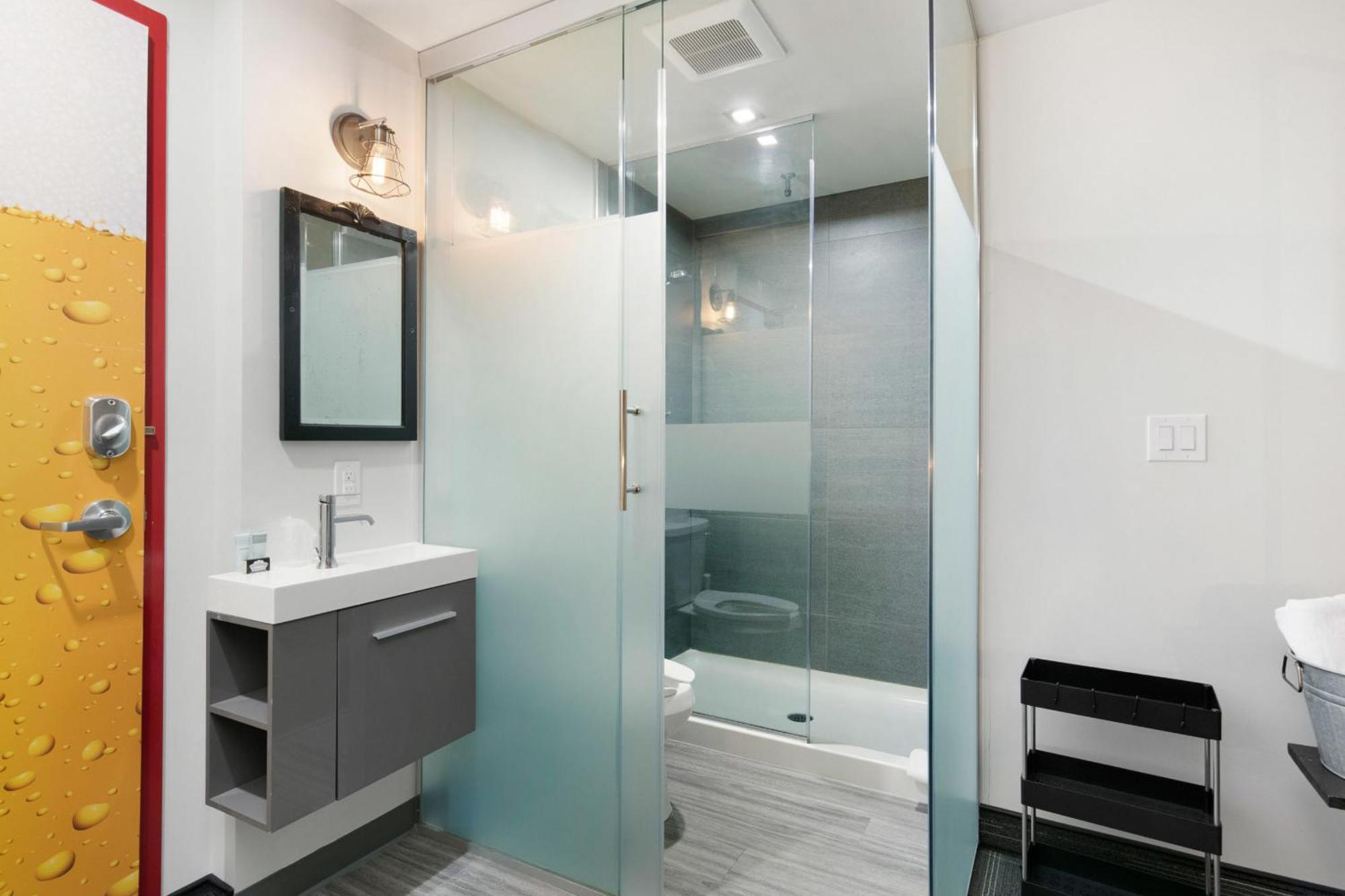 Heart & Hops Brewery Suites Kingsville Екстер'єр фото