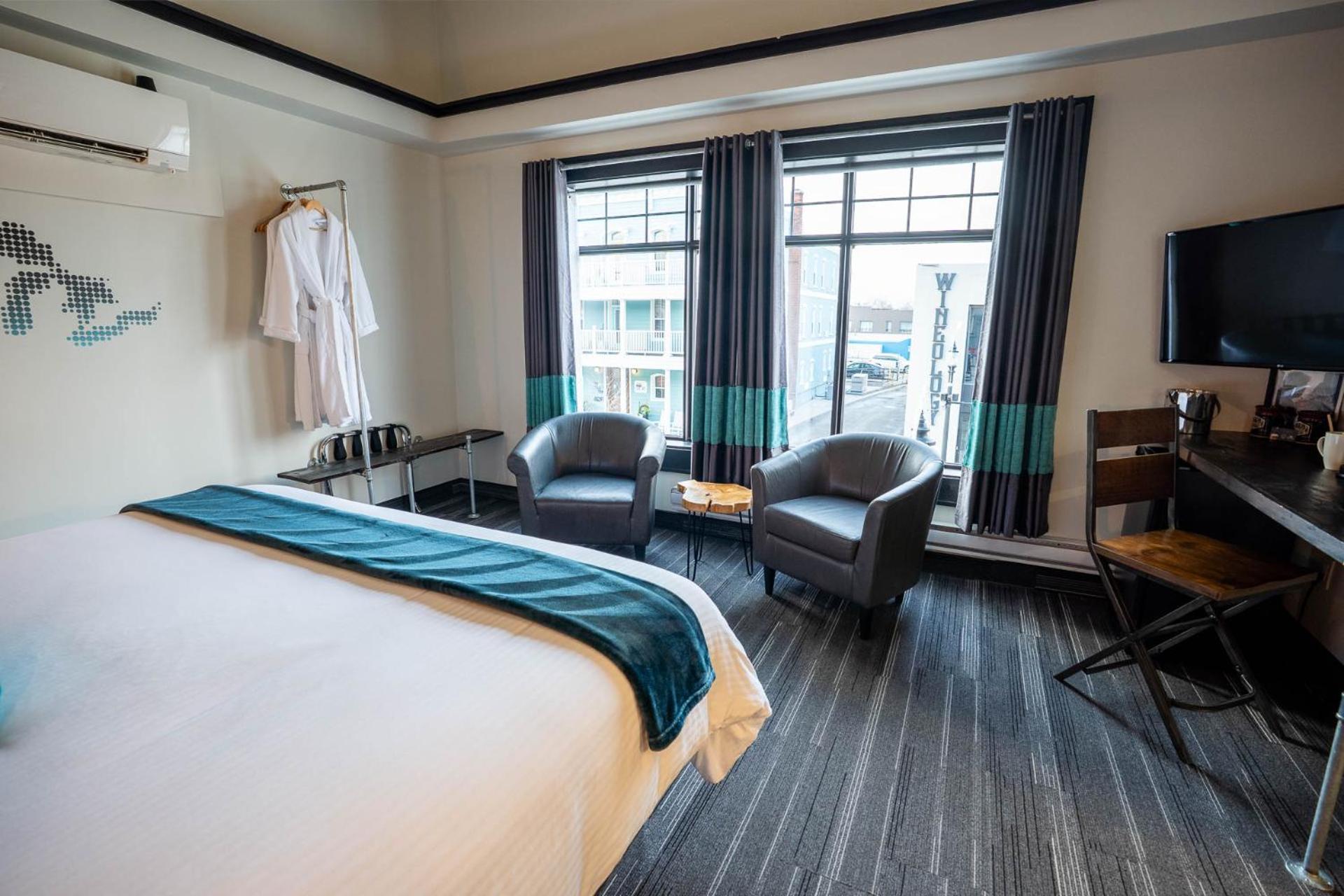 Heart & Hops Brewery Suites Kingsville Екстер'єр фото
