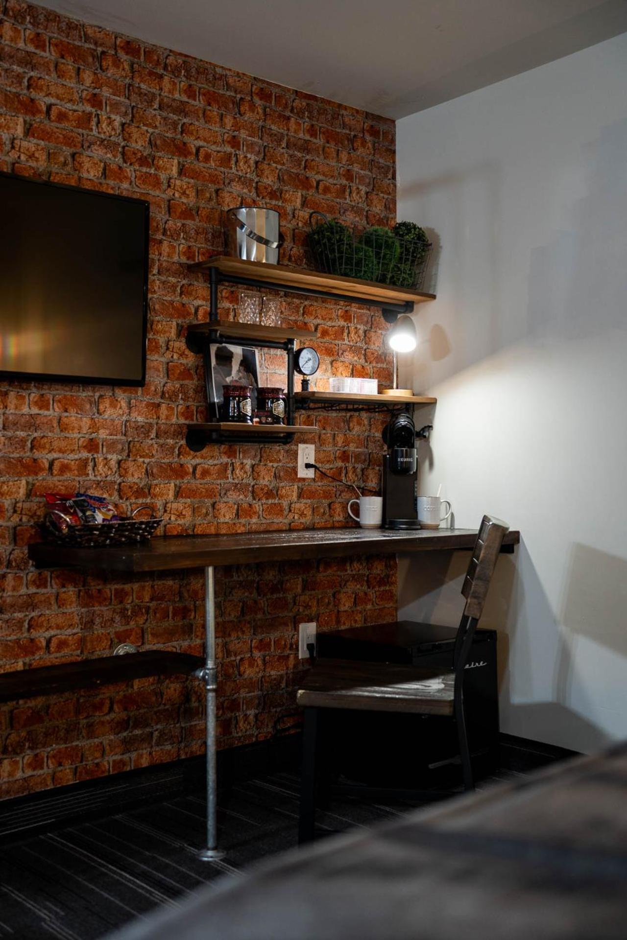 Heart & Hops Brewery Suites Kingsville Екстер'єр фото