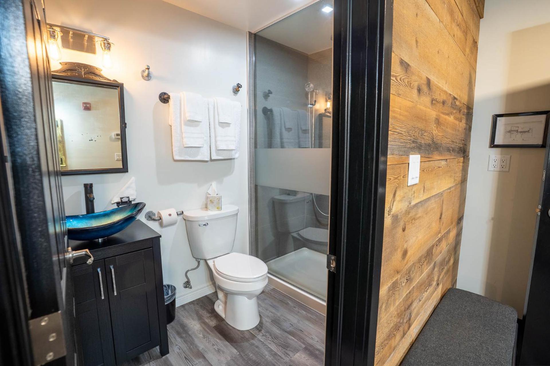 Heart & Hops Brewery Suites Kingsville Екстер'єр фото