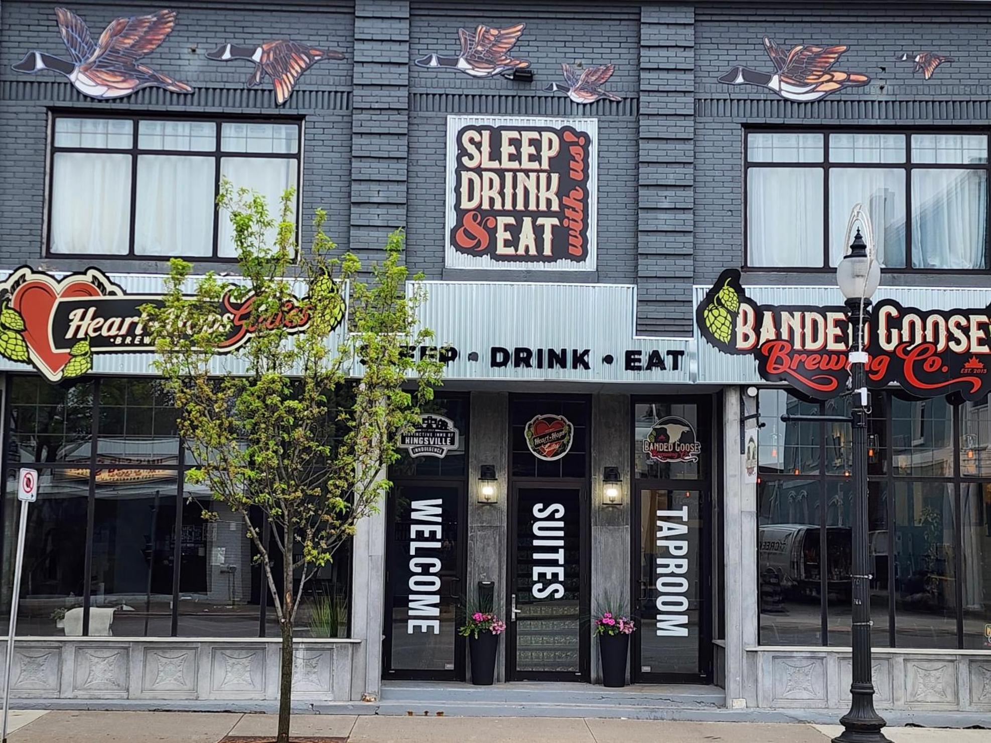 Heart & Hops Brewery Suites Kingsville Екстер'єр фото